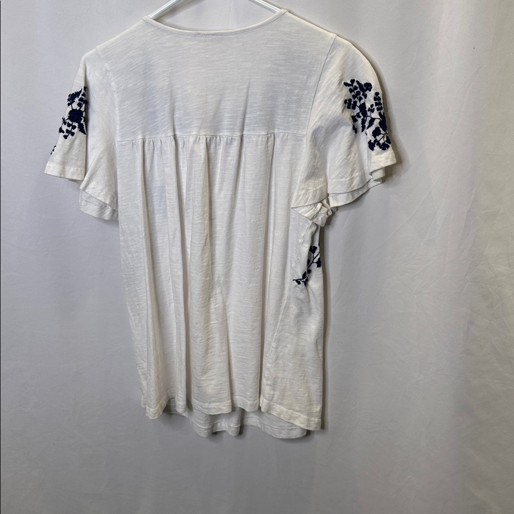 Keep in Touch short sleeve, cotton knit w/navy embroidered top.  Size L. - Picture 4 of 4